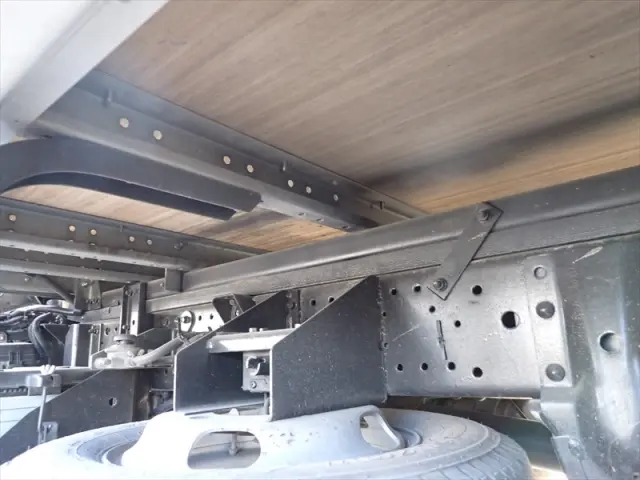 いすゞ エルフ TRG-NLR85AN(2WD)の写真33