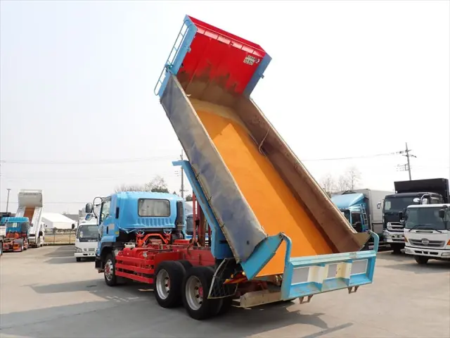 いすゞ フォワード QKG-FVZ34U2(6x4)の写真8