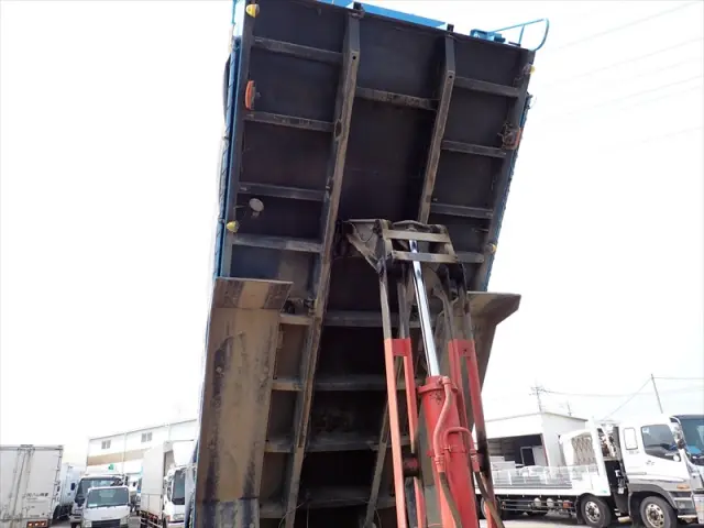 いすゞ フォワード QKG-FVZ34U2(6x4)の写真12