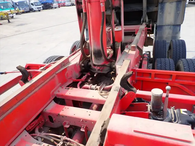 いすゞ フォワード QKG-FVZ34U2(6x4)の写真17