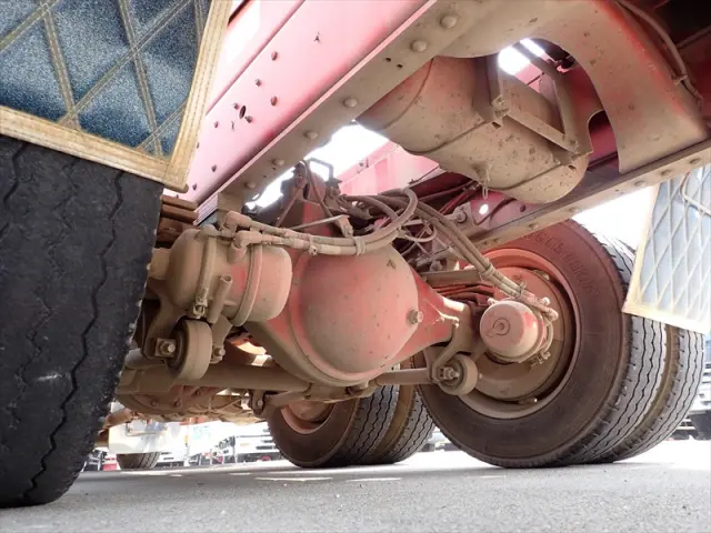 いすゞ フォワード QKG-FVZ34U2(6x4)の写真20