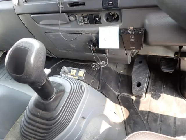 いすゞ フォワード QKG-FVZ34U2(6x4)の写真27