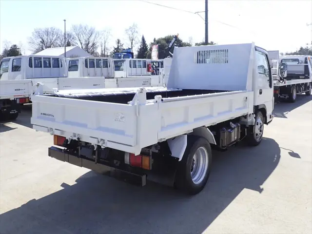 エンジン：4JJ1 110kW 150P/S
ミッション：スムーサーEx クラッチペダル無し
ボディ：極東開発工業製土砂ダンプ 手動シート付
フレーム：一部に薄くサビ
タイヤ：205/70R16 111/109L スチールホイール
ETC・ドラレコ付き
外装：塗装済み|いすゞ エルフ TRG-NJR85AD(2WD)の写真2