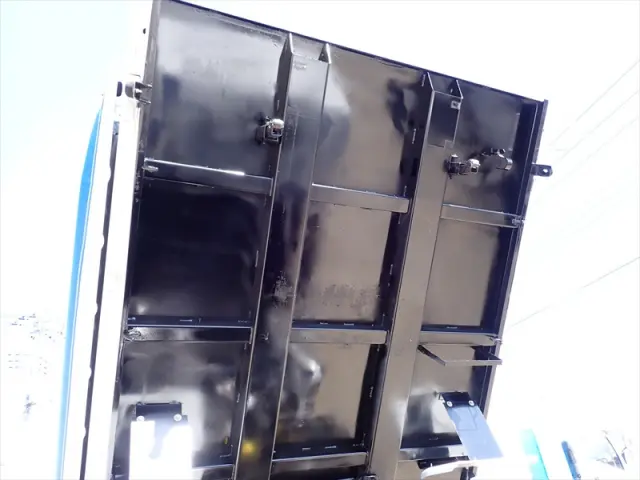 いすゞ エルフ TRG-NJR85AD(2WD)の写真17