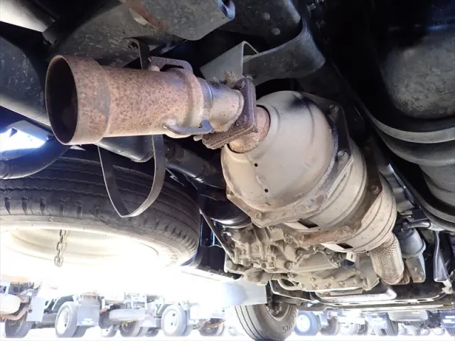 いすゞ エルフ TRG-NJR85AD(2WD)の写真18