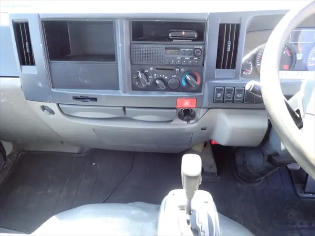 いすゞ エルフ TRG-NJR85AD(2WD)の写真26