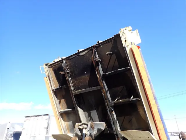 いすゞ エルフ TKG-FRR90S1(2WD)の写真14