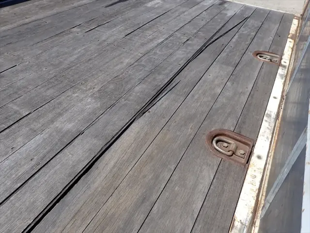 いすゞ フォワード SKG-FRR90S2(2WD)の写真10