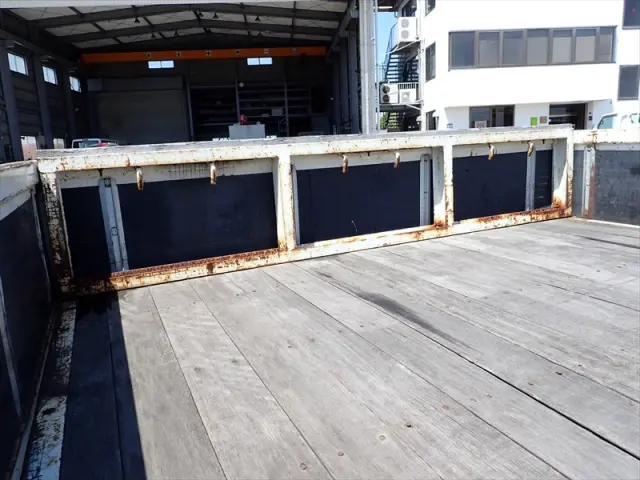 いすゞ フォワード SKG-FRR90S2(2WD)の写真13