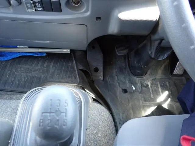 いすゞ フォワード SKG-FRR90S2(2WD)の写真37