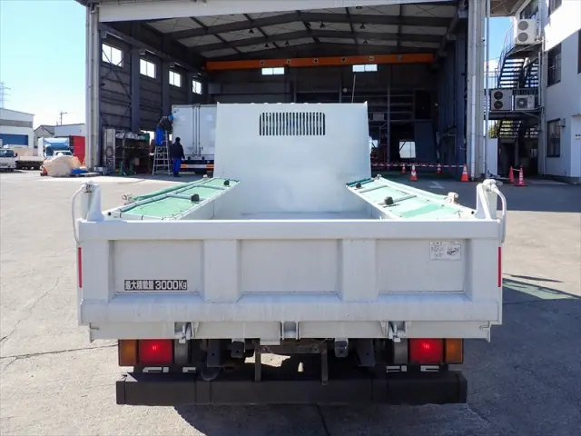 いすゞ エルフ TPG-NKR85AD(2WD)の写真5