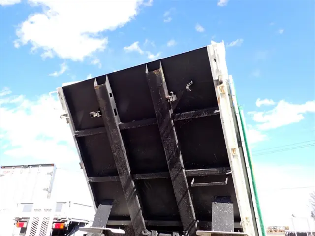 いすゞ エルフ TPG-NKR85AD(2WD)の写真13