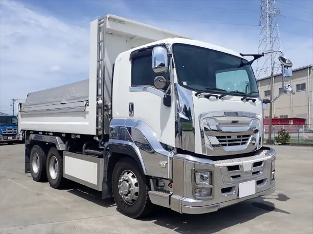 いすゞ ギガ 2PG-CXZ77CT(6x4)の写真3