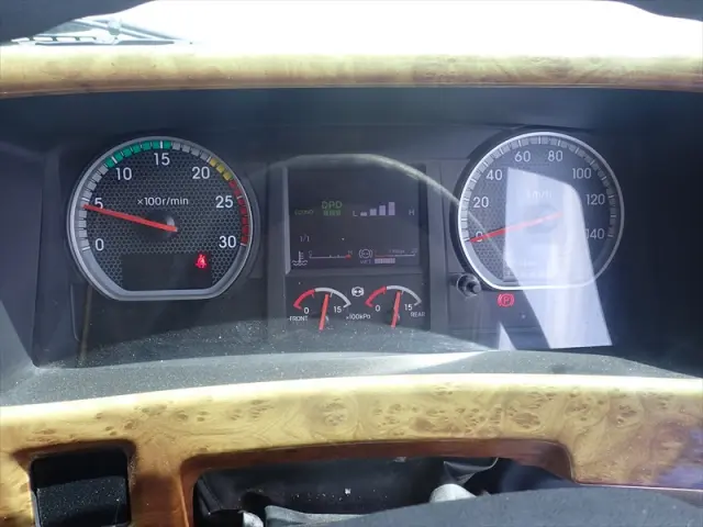 いすゞ ギガ 2PG-CXZ77CT(6x4)の写真36