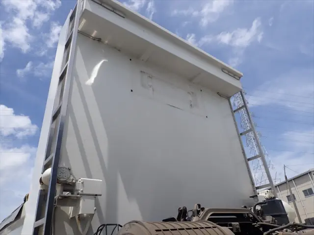 いすゞ ギガ 2PG-CXZ77CT(6x4)の写真44