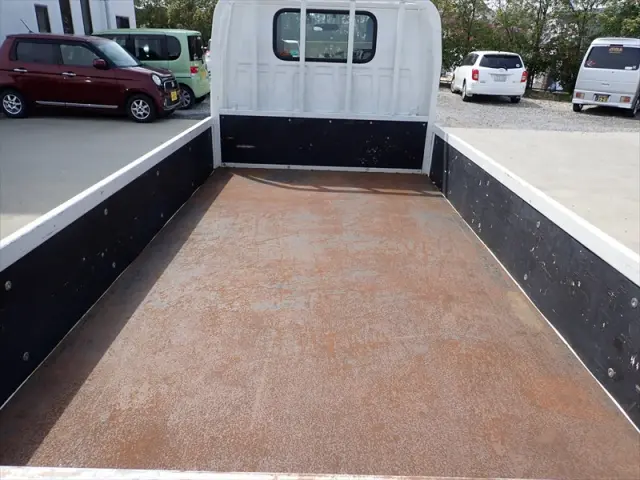 いすゞ エルフ TRG-NHR85A(2WD)の写真6