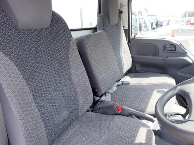 いすゞ エルフ TRG-NHR85A(2WD)の写真14