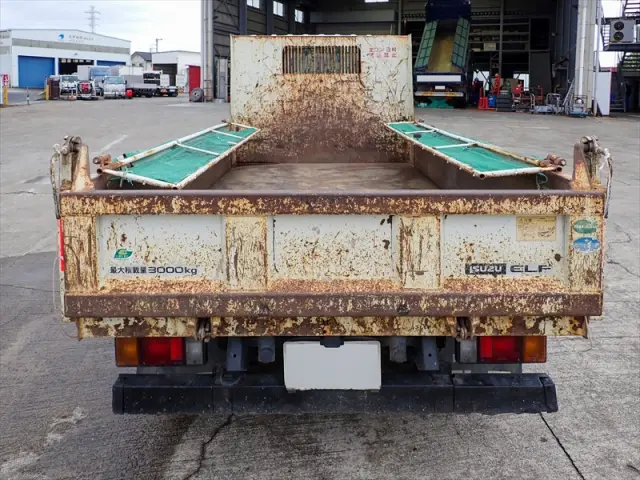 いすゞ エルフ TPG-NKR85AD(2WD)の写真5