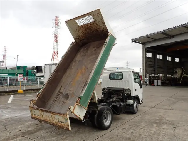 いすゞ エルフ TPG-NKR85AD(2WD)の写真7