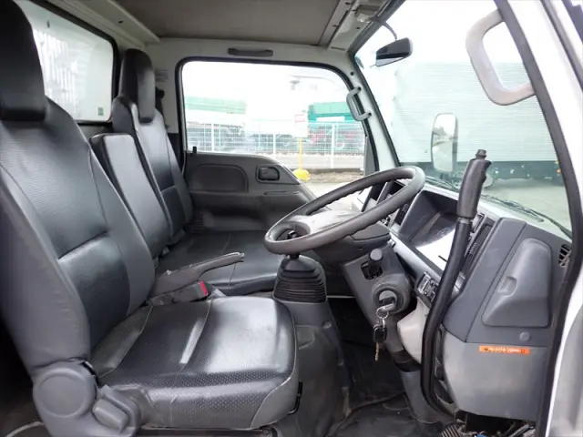 いすゞ エルフ TPG-NKR85AD(2WD)の写真34