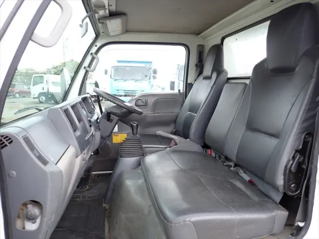 いすゞ エルフ TPG-NKR85AD(2WD)の写真35