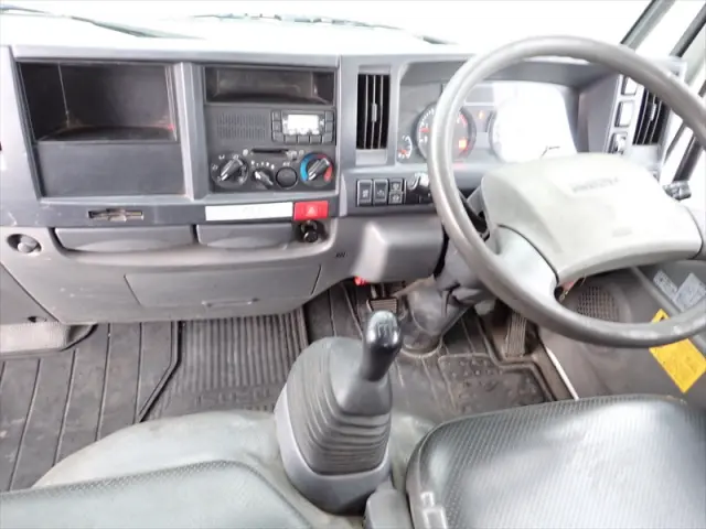 いすゞ エルフ TPG-NKR85AD(2WD)の写真36