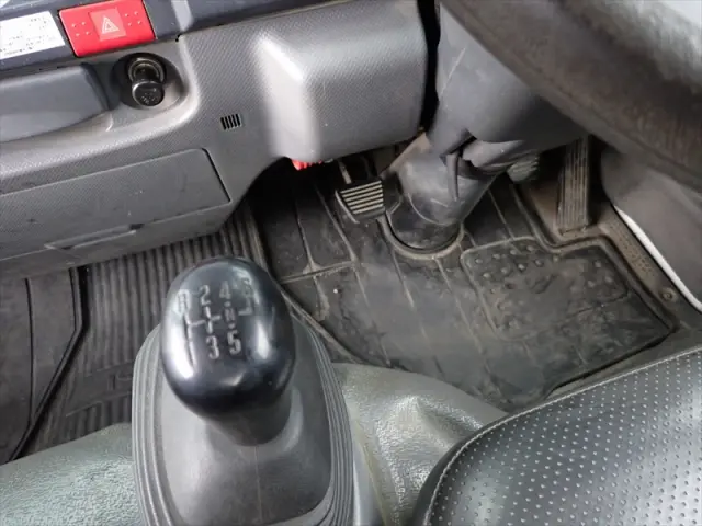 いすゞ エルフ TPG-NKR85AD(2WD)の写真38