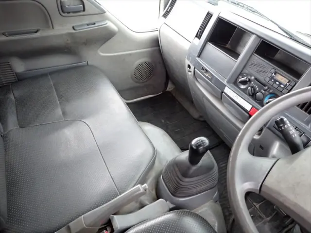 いすゞ エルフ TPG-NKR85AD(2WD)の写真39