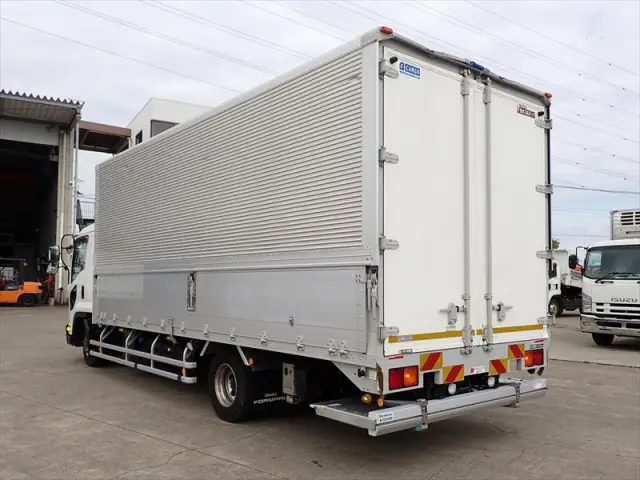 いすゞ フォワード 2RG-FRR90S2(2WD)の写真4