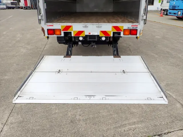 いすゞ フォワード 2RG-FRR90S2(2WD)の写真7