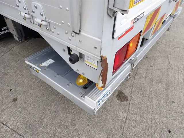 いすゞ フォワード 2RG-FRR90S2(2WD)の写真14