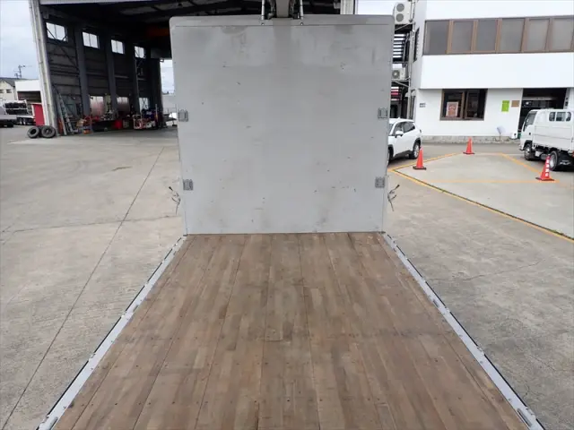 いすゞ フォワード 2RG-FRR90S2(2WD)の写真26