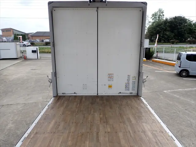 いすゞ フォワード 2RG-FRR90S2(2WD)の写真27