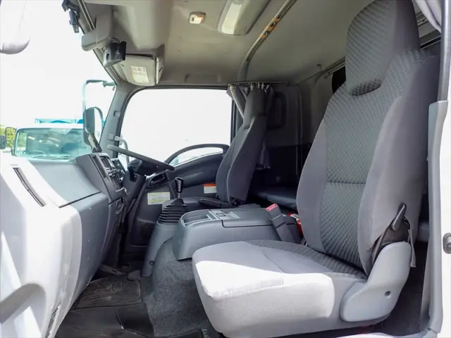 いすゞ フォワード 2RG-FRR90S2(2WD)の写真32