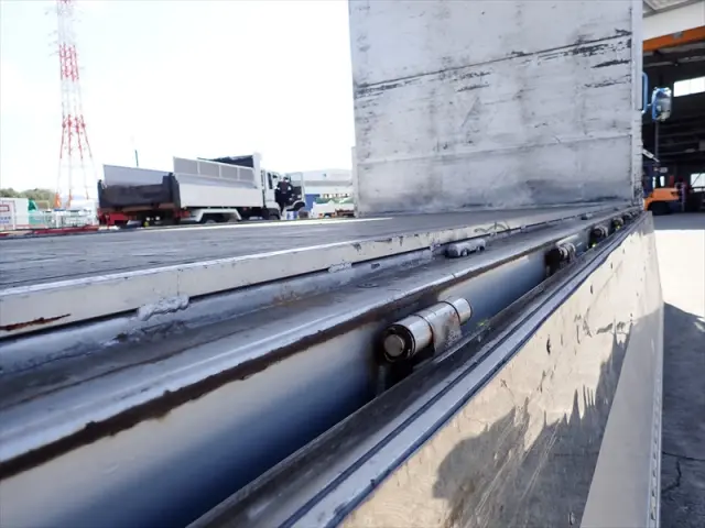 いすゞ フォワード 2RG-FRR90T2(2WD)の写真14