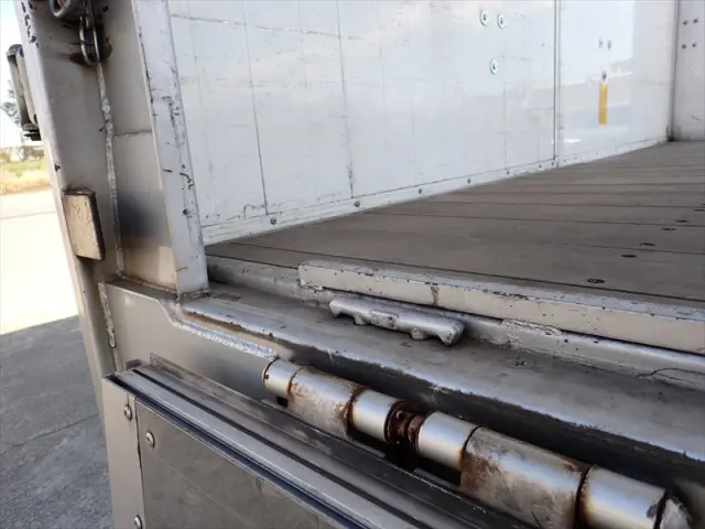 いすゞ フォワード 2RG-FRR90T2(2WD)の写真15