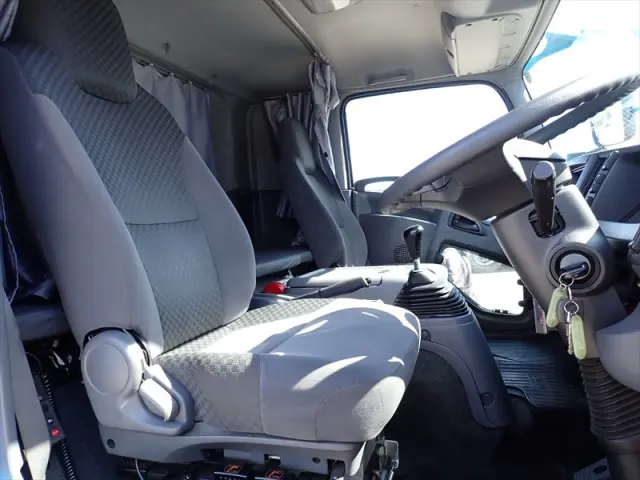 いすゞ フォワード 2RG-FRR90T2(2WD)の写真40