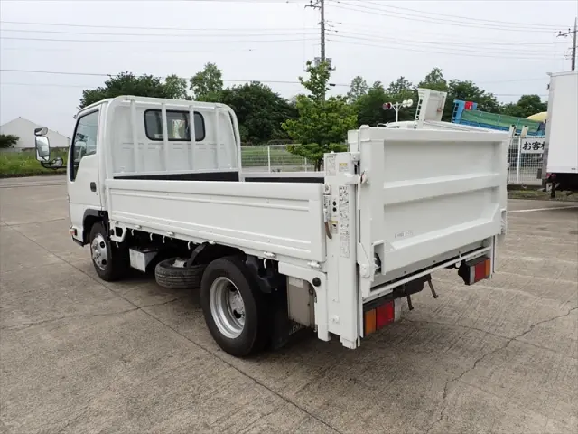 いすゞ エルフ TKG-NJR85AN(2WD)の写真4