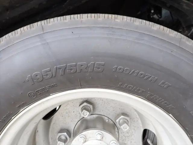 いすゞ エルフ TKG-NJR85AN(2WD)の写真33