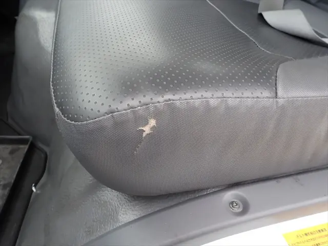 いすゞ エルフ TKG-NJR85AN(2WD)の写真44