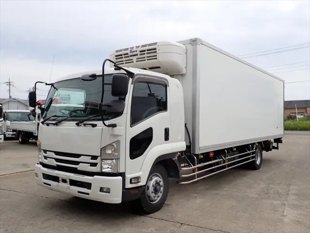 いすゞ フォワード 2PG-FTR90V2(2WD)の写真1