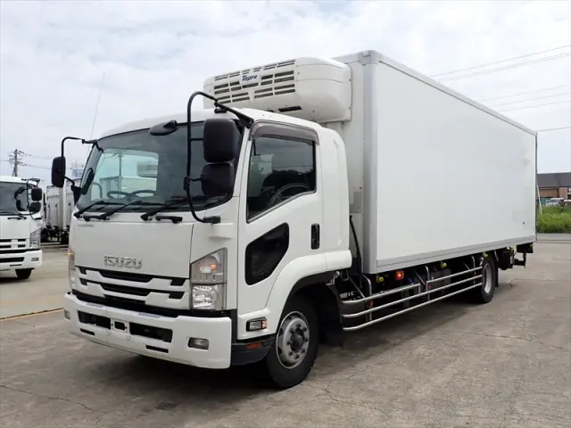 いすゞ フォワード 2PG-FTR90V2(2WD)の写真1