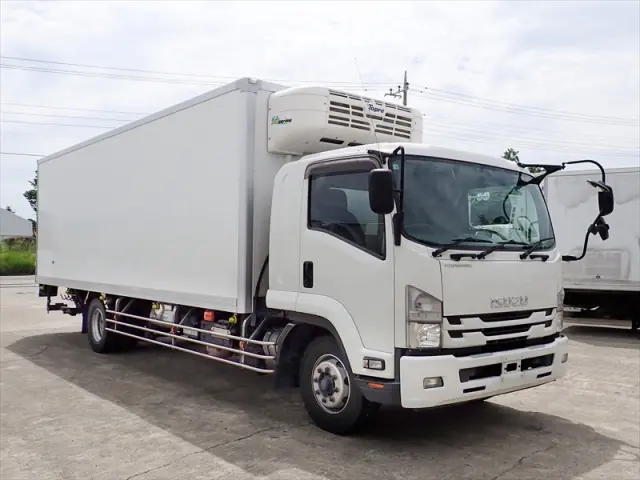 いすゞ フォワード 2PG-FTR90V2(2WD)の写真3