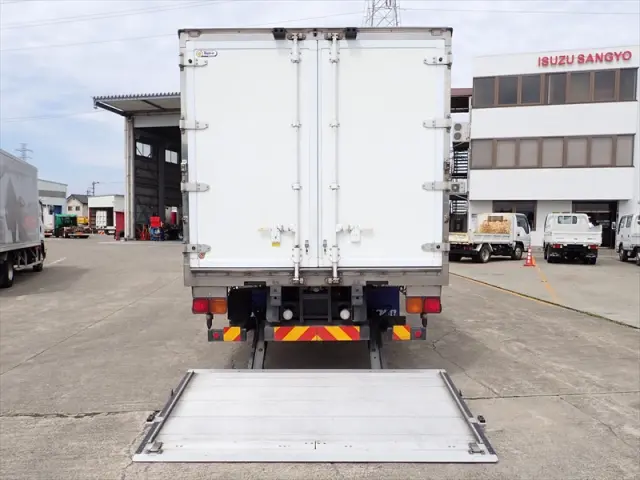 いすゞ フォワード 2PG-FTR90V2(2WD)の写真6