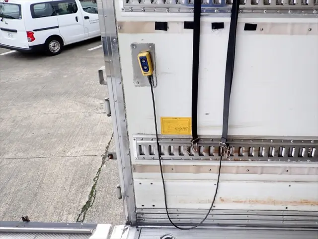 いすゞ フォワード 2PG-FTR90V2(2WD)の写真10