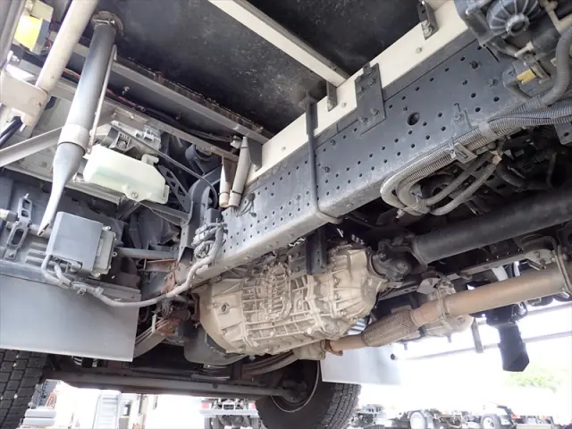 いすゞ フォワード 2PG-FTR90V2(2WD)の写真23