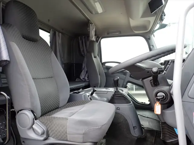 いすゞ フォワード 2PG-FTR90V2(2WD)の写真27