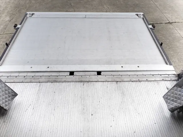 いすゞ フォワード 2PG-FTR90V2(2WD)の写真12