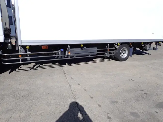 いすゞ フォワード 2PG-FTR90V2(2WD)の写真14