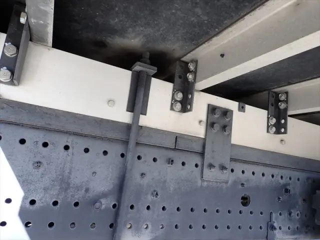 いすゞ フォワード 2PG-FTR90V2(2WD)の写真17